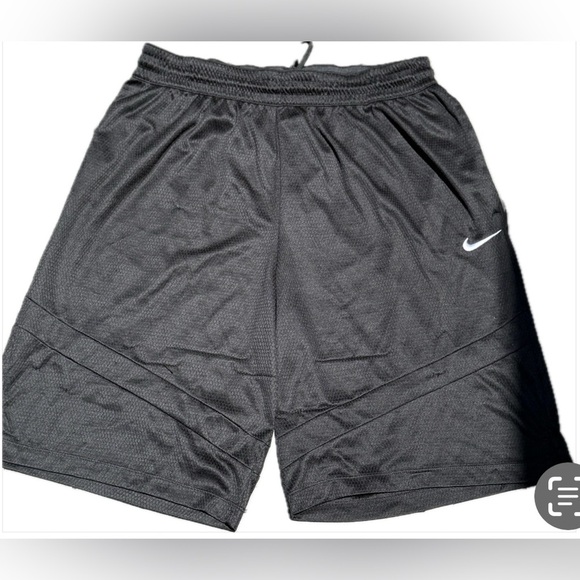 Nike & Umbro Boys’ Athletic Shorts Bundle (L & XL) – Mesh Dri-Fit - Picture 6 of 9